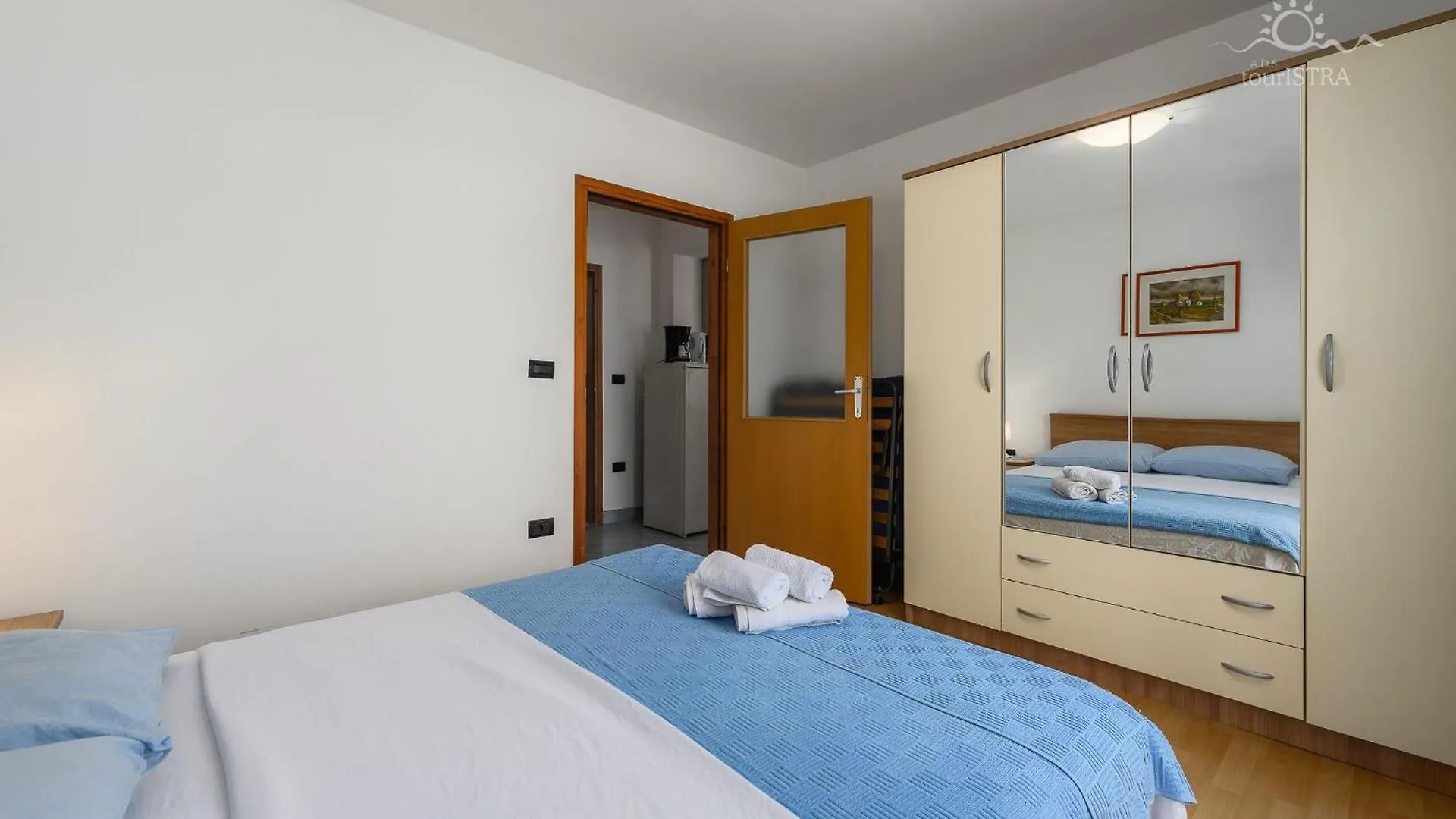 Apartments Near The Beach Veronika Zambratija