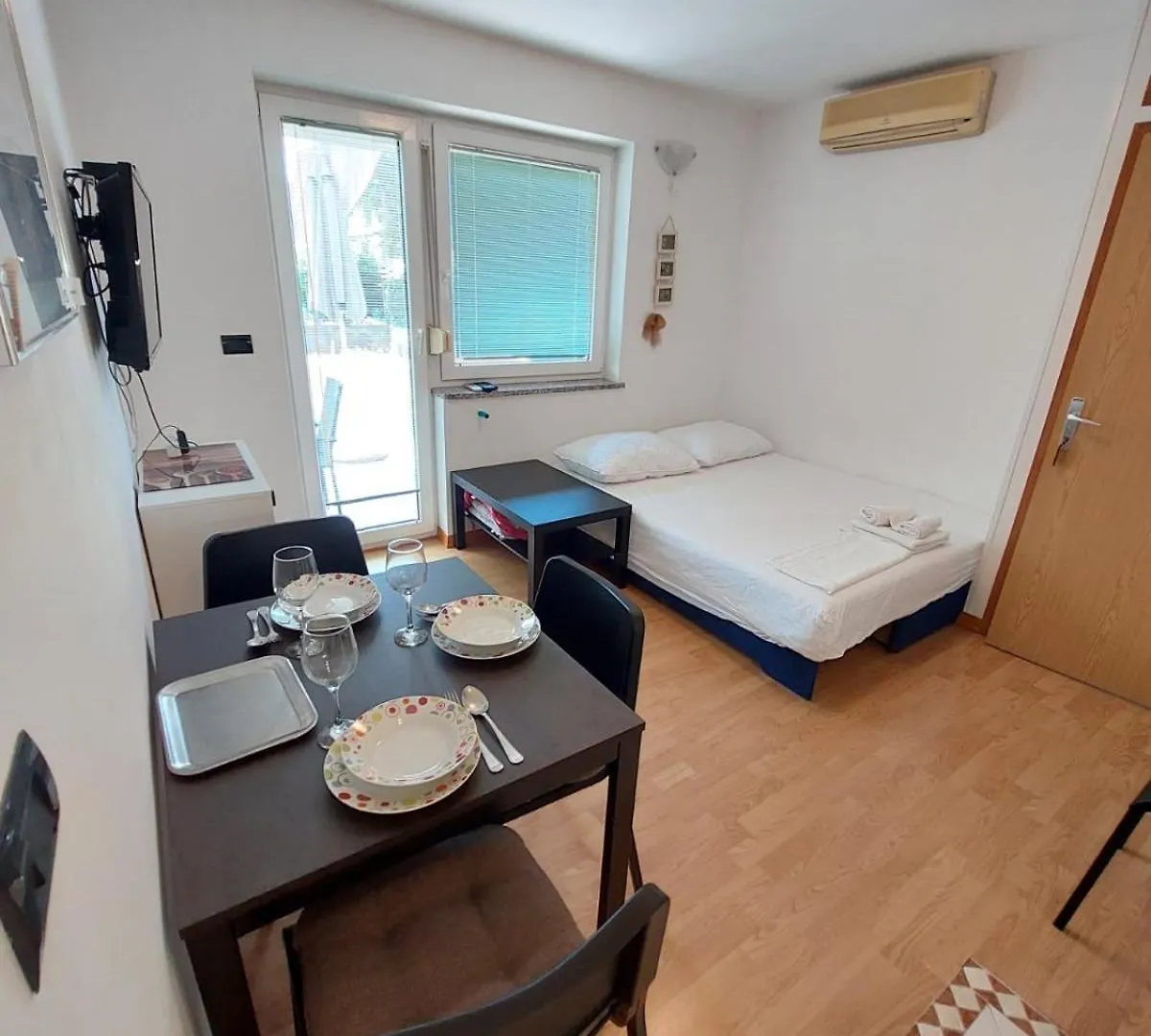 Apartments Near The Beach Veronika Zambratija
